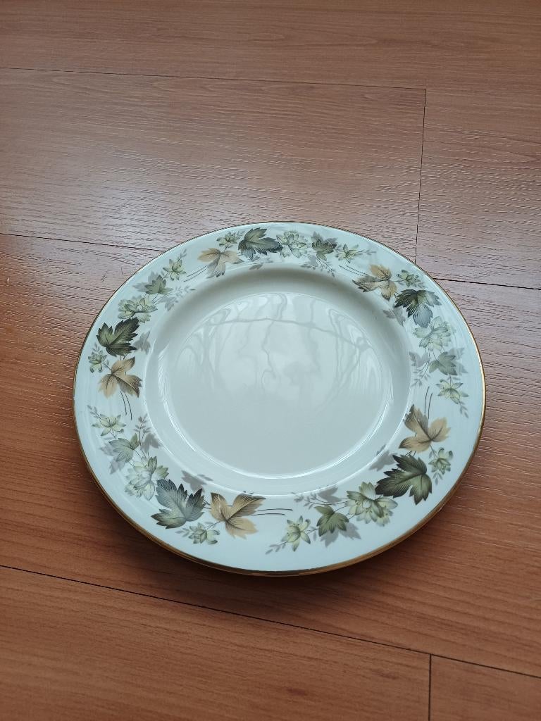 Vintage Royal Doulton England (Larchmont) bordje 20cm, Ophalen of Verzenden