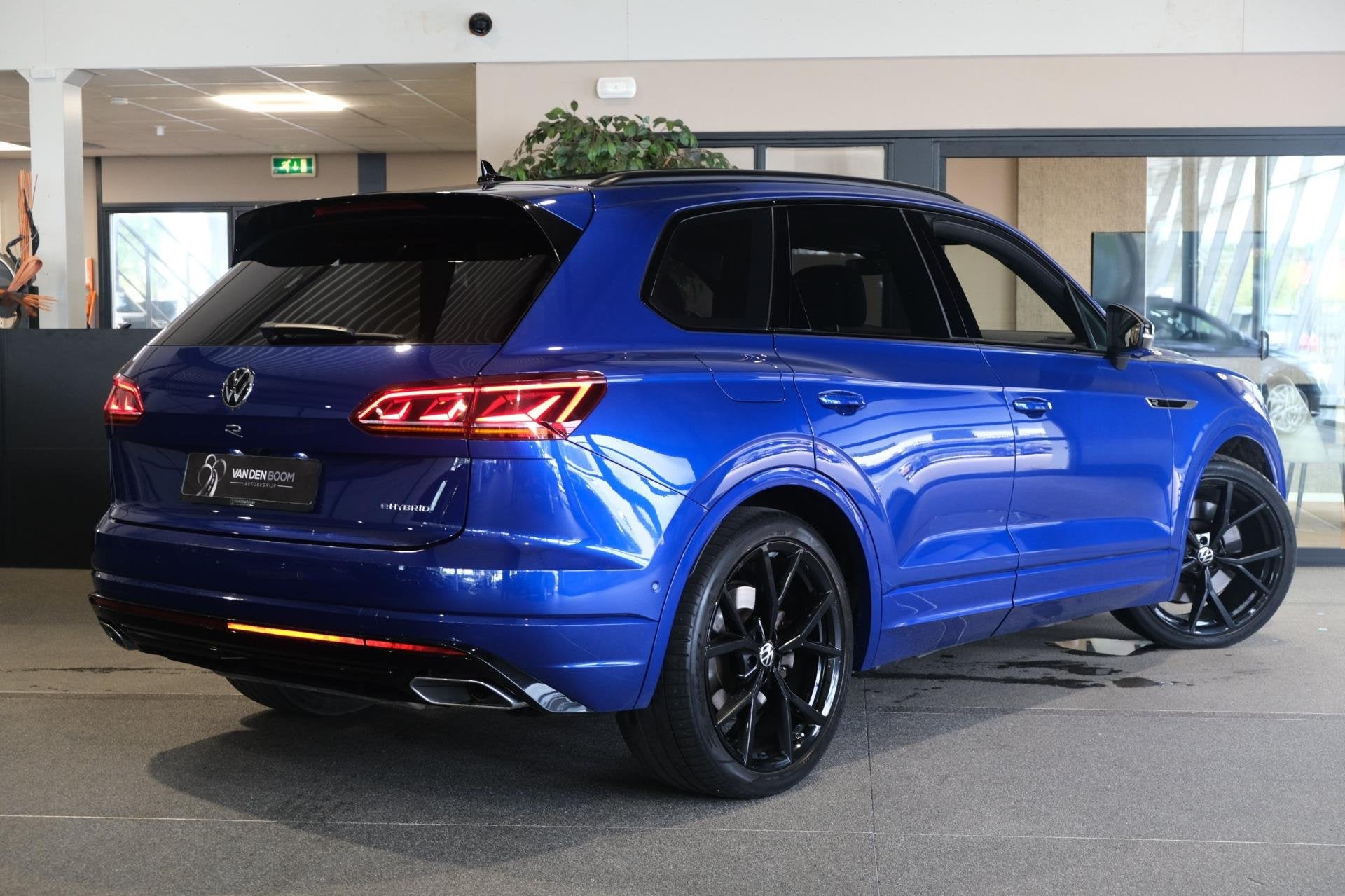 Volkswagen Touareg 3.0 TSi eHybrid R 462PK 4MOTION Pano Lede, Automaat, Gebruikt, Zwart, 2995 cc