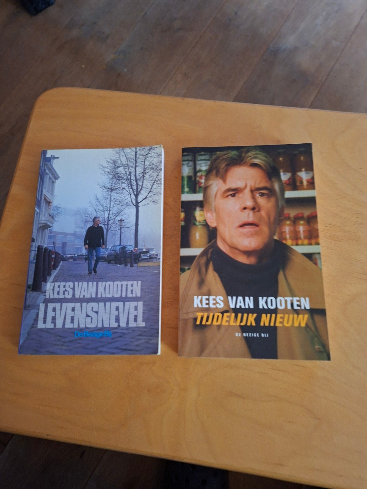 2 boeken Kees van Kooten: Levensnevel en Tijdelijk Nieuw, Boeken, Ophalen of Verzenden, Gelezen, Kees van Kooten