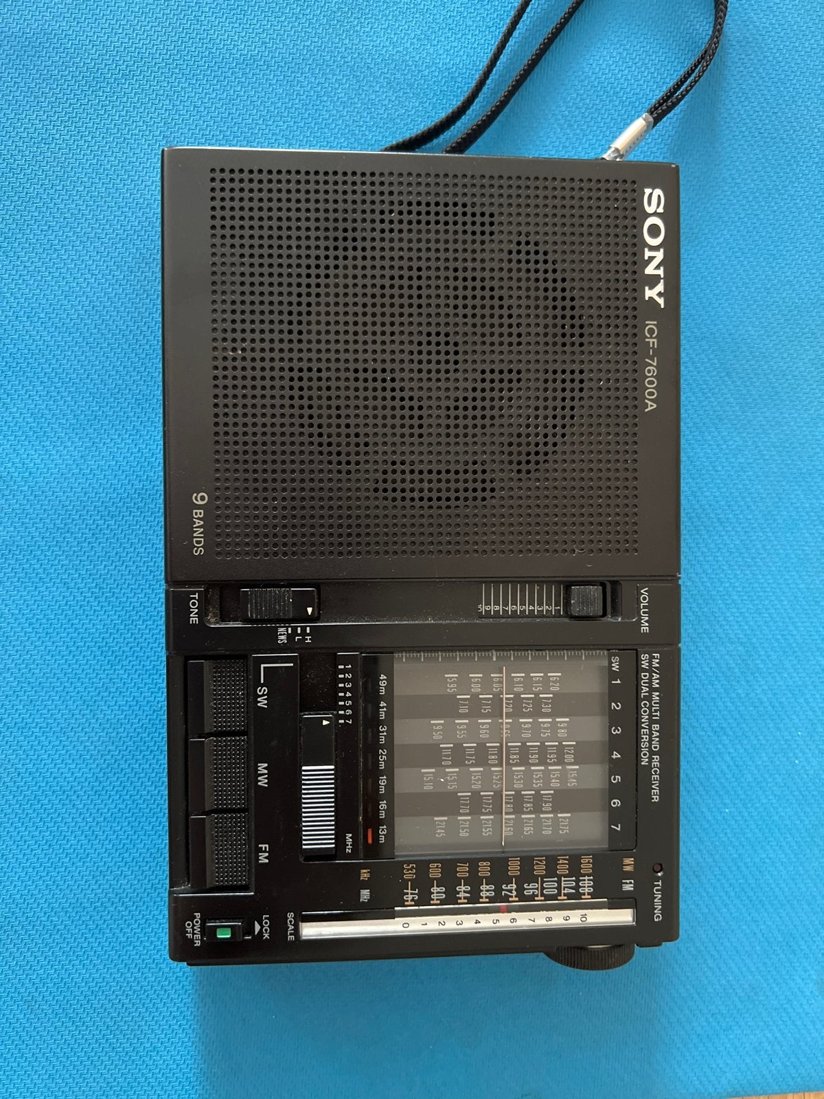Sony ICF-7600A 9-bands FM/MW/SW Wereldontvanger, Ophalen of Verzenden, Zo goed als nieuw, Wereldontvanger