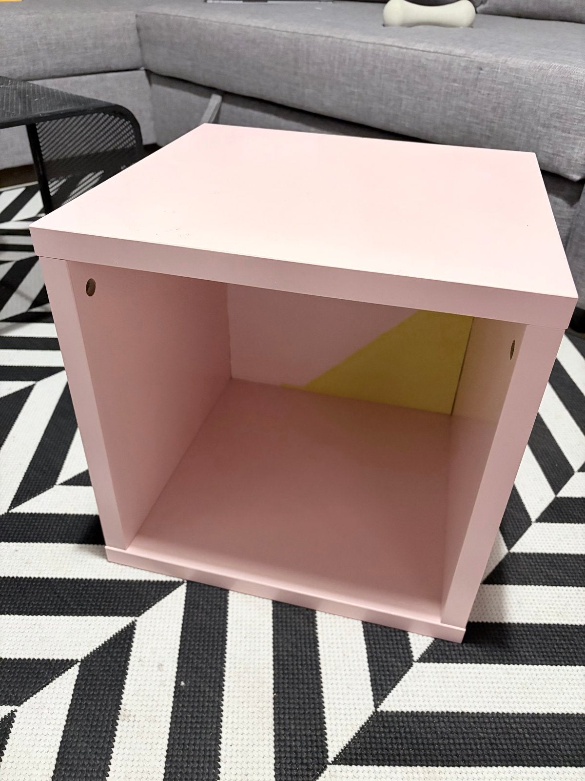 Roze IKEA konsmo met gele accenten, Ophalen, Gebruikt