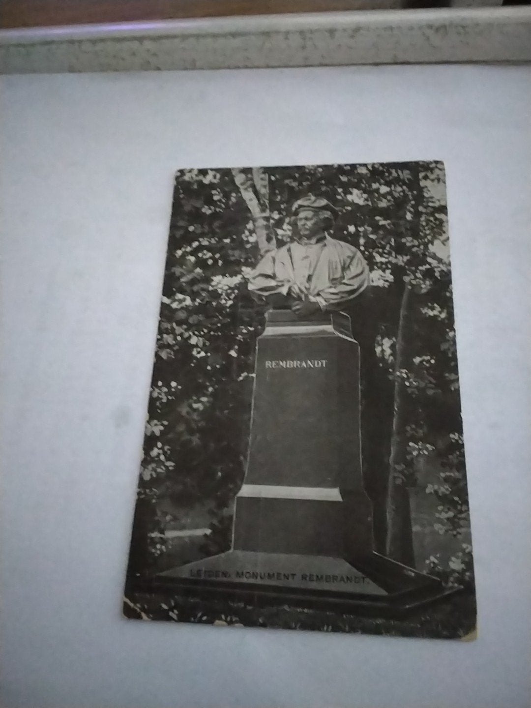 Oude briefkaart Leiden, Monument Rembrandt (1908), Ophalen of Verzenden, Voor 1920, Gelopen, Zuid-Holland