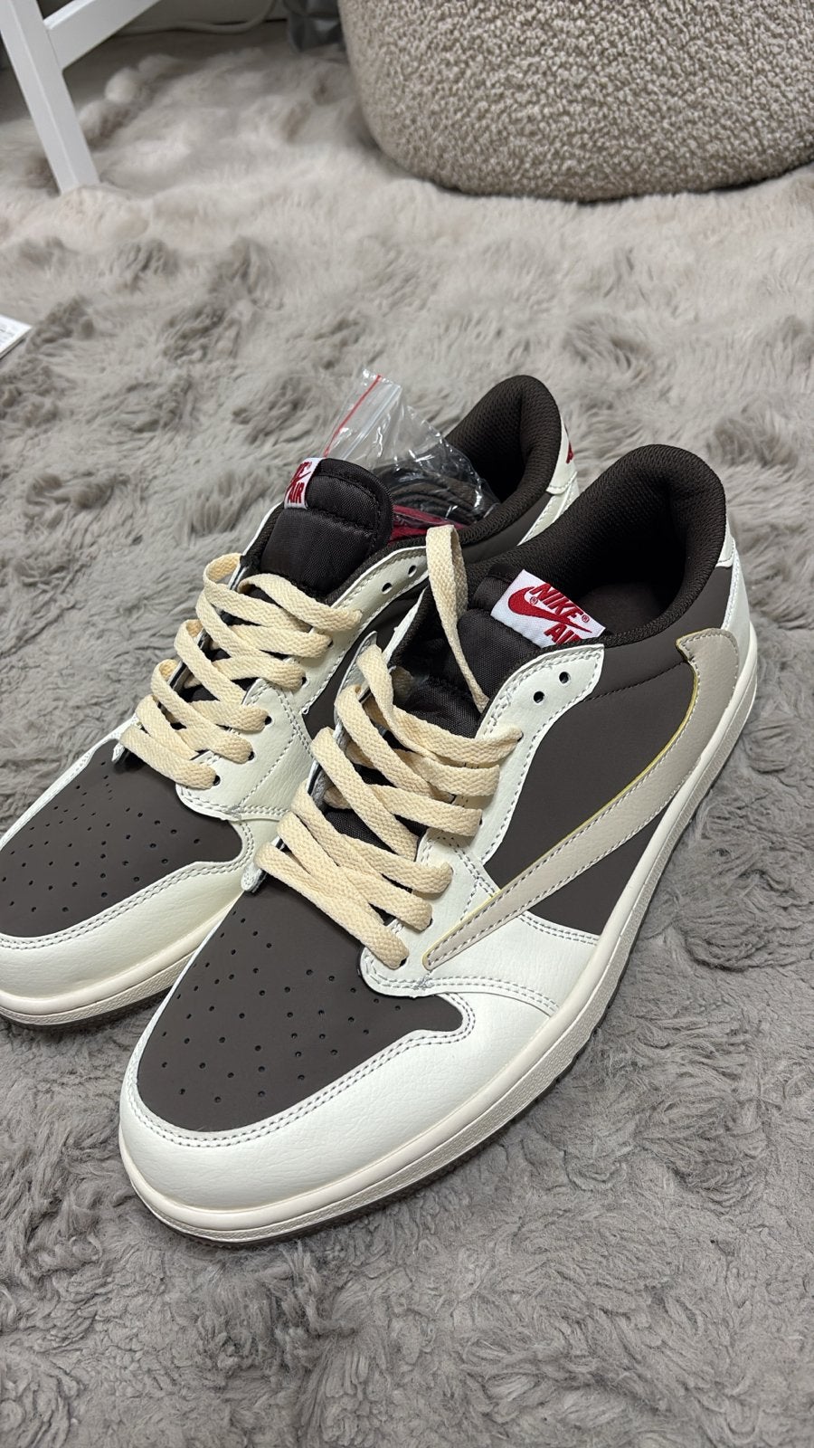 Nieuwe Travis Scott sneakers - Maat 46, Kleding | Heren, Ophalen of Verzenden, Nieuw, Sneakers of Gympen