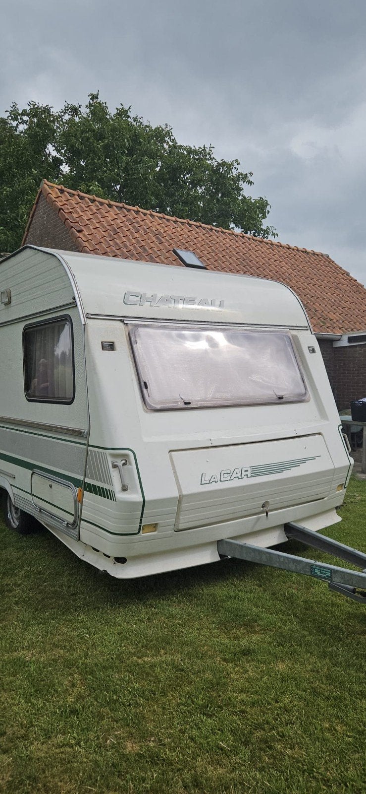 Chateau La Car 380 met nieuwe banden en opblaasbare voortent, Omvormbare zithoek, 750 - 1000 kg, 4 tot 5 meter, Tot en met 4