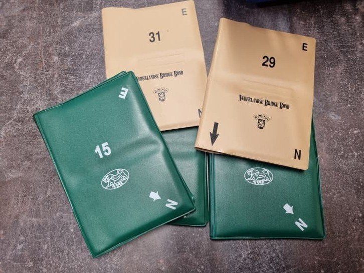Vintage Nederlandse Bridge Bond kaartenhouders met kaarten, Drie of vier spelers, Ophalen of Verzenden, Gebruikt, Nederlandse Bridge Bond