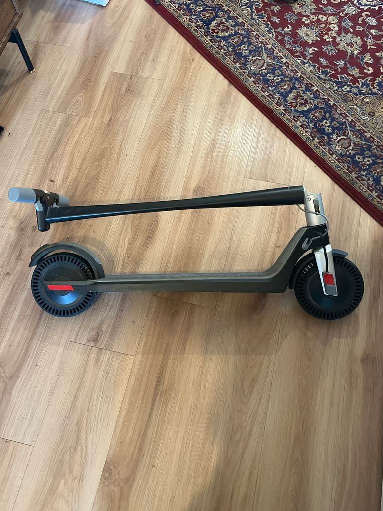 UNAGI Elektrische Scooter, Fietsen en Brommers, Steps, Ophalen, Zo goed als nieuw, Elektrische step (E-scooter)