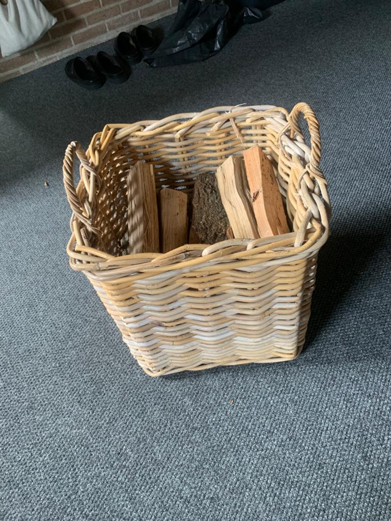 Rotan houtmand / opbergmand, Huis en Inrichting, Ophalen of Verzenden, Gebruikt, Overige materialen, Minder dan 50 cm