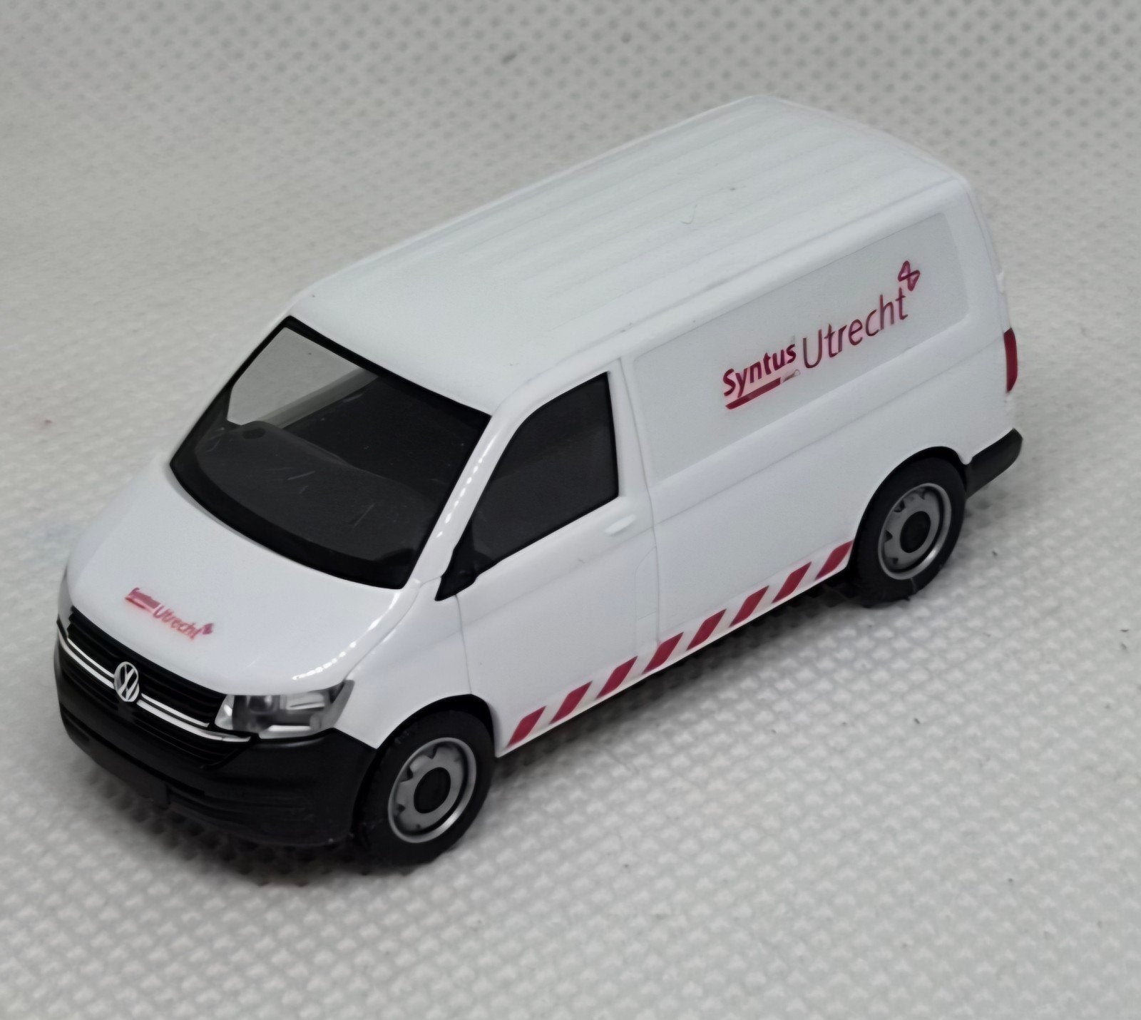VW T6.1 Syntus Utrecht Eigenbouw, Hobby en Vrije tijd, Modelauto's | 1:87, Ophalen of Verzenden, Zo goed als nieuw, Auto, Herpa