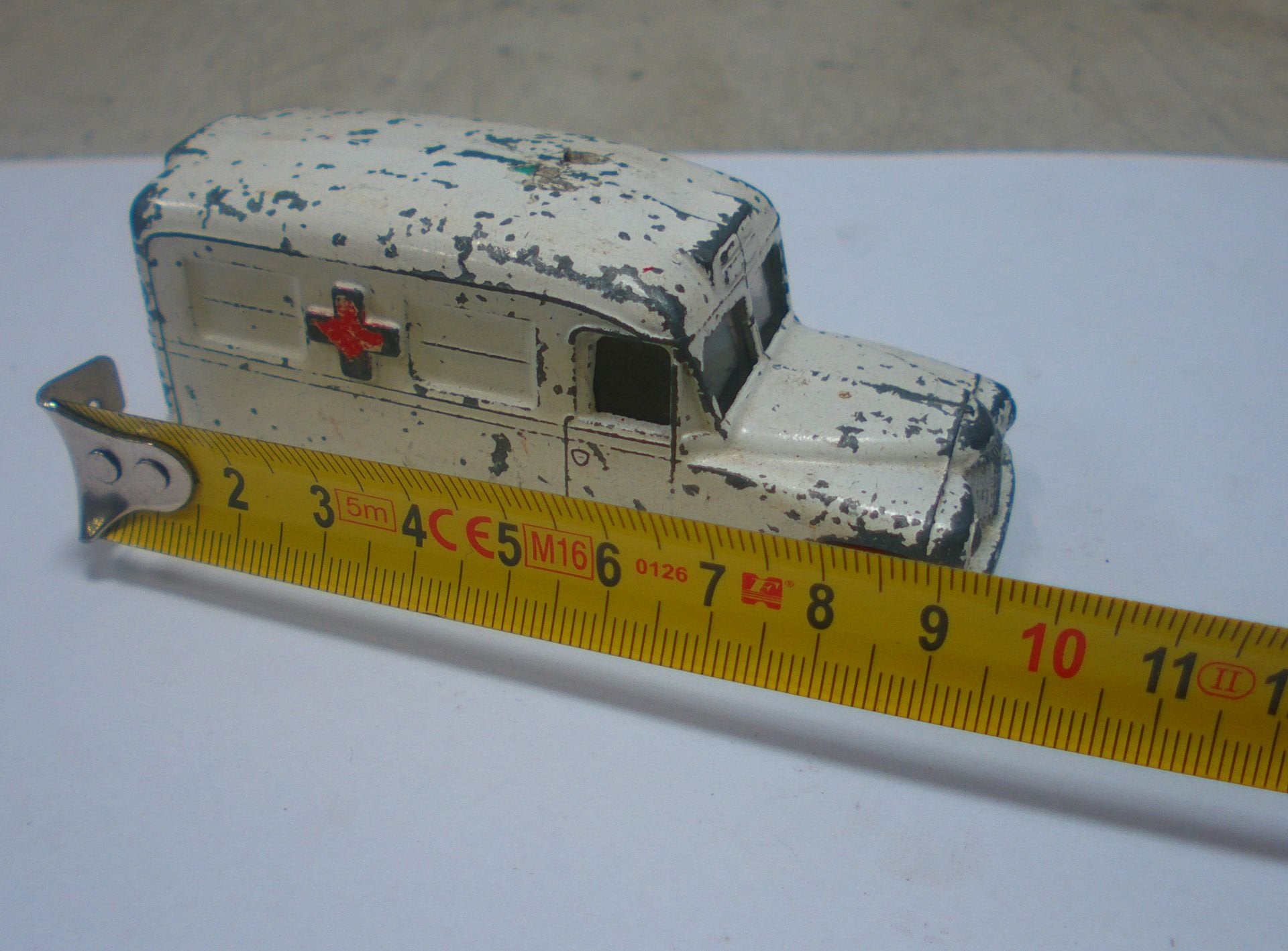 DINKY TOYS 253 DAIMLER AMBULANCE, Gebruikt, -, Ophalen of Verzenden, -