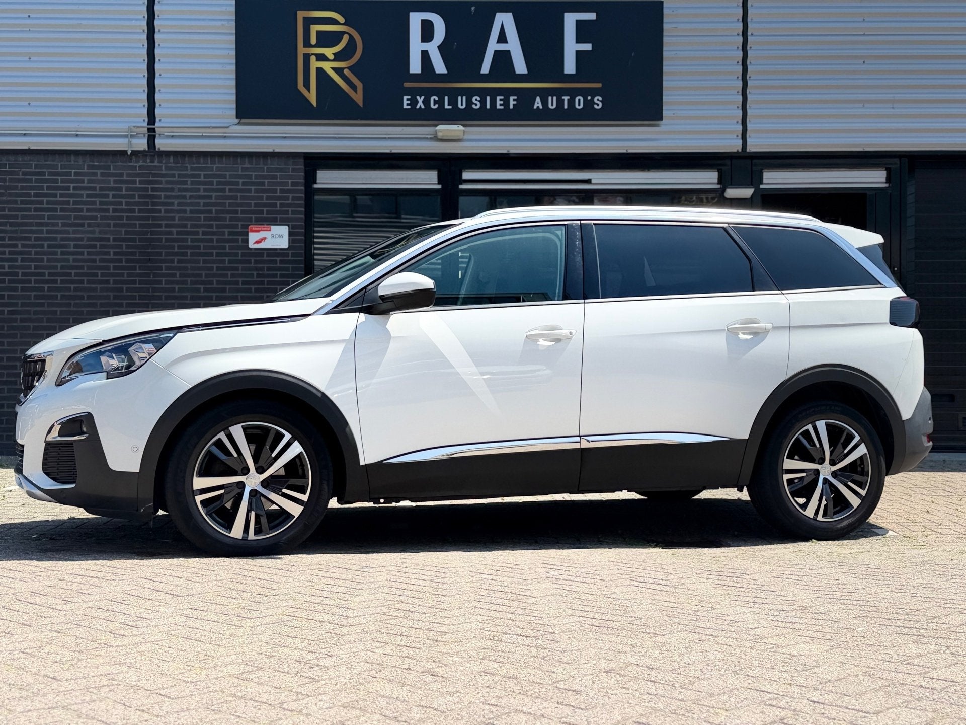 Peugeot 5008 1.2 PureTech Allure,7 persoonsAutomaat,Pano,Cru, Auto's, Peugeot, 15 km/l, Gebruikt, 1199 cc, Wit