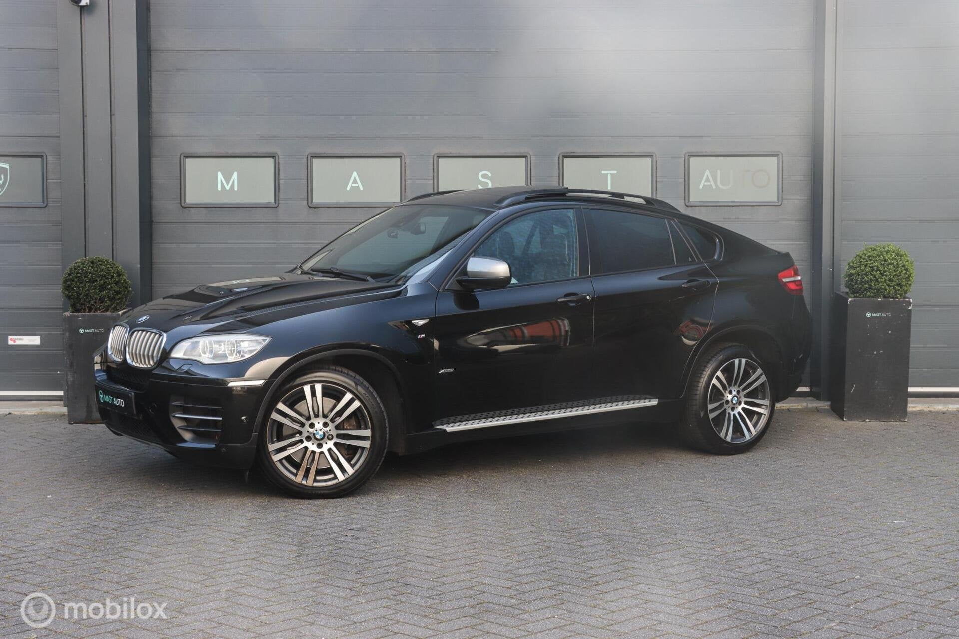 BMW X6 M50d|Schuifdak|HUD|Soft close|LED|Memory|4-zone clima, Auto's, Euro 5, Gebruikt, Zwart, 2993 cc