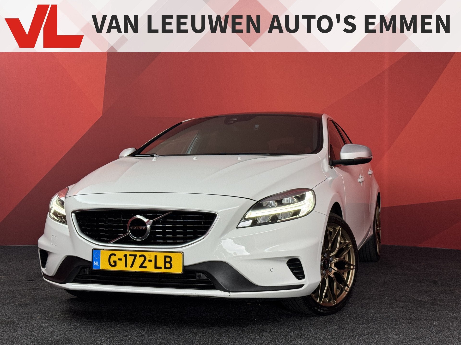 Volvo V40 1.5 T3 Polar+ Sport R-design | Carplay | Pano | St, 4 cilinders, 700 kg, Wit, Origineel Nederlands
