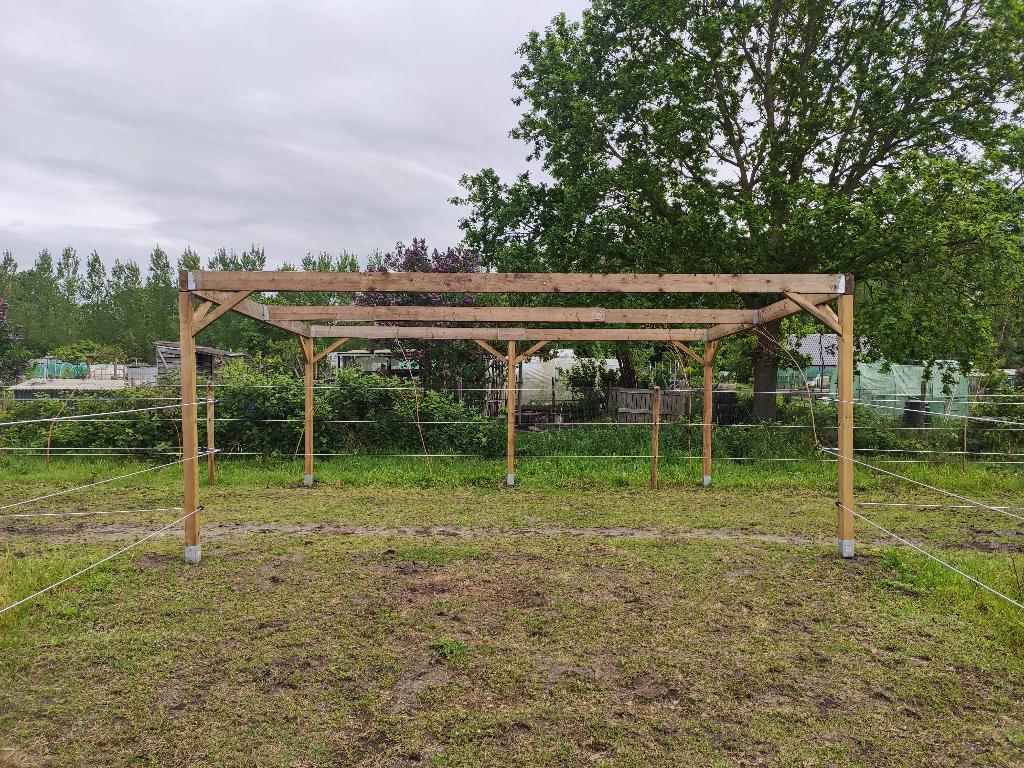 Schuilstal overkapping afdak 560 x 300 x 237/217 cm hoog, Dieren en Toebehoren, Stalling en Weidegang