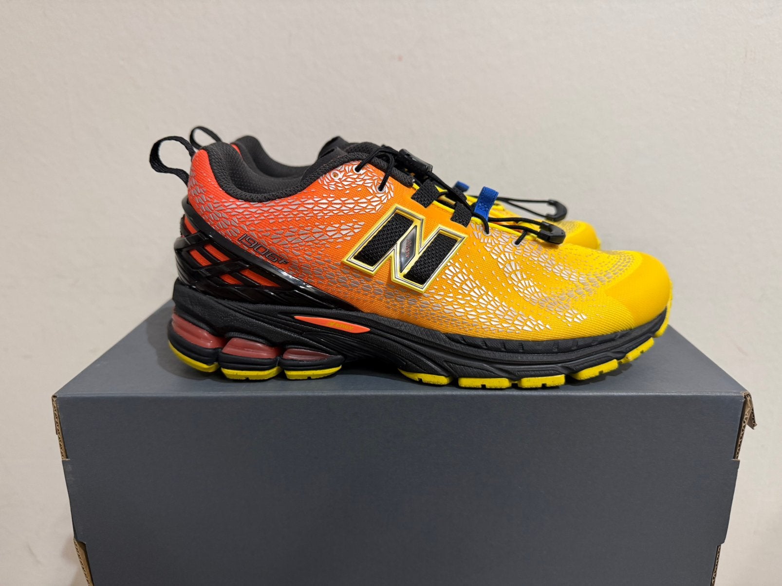 Te koop nieuwe New Balance 1906 Punch Yellow Tangerine Heat, Postlaan 3, Geel, Nieuw, Ophalen of Verzenden