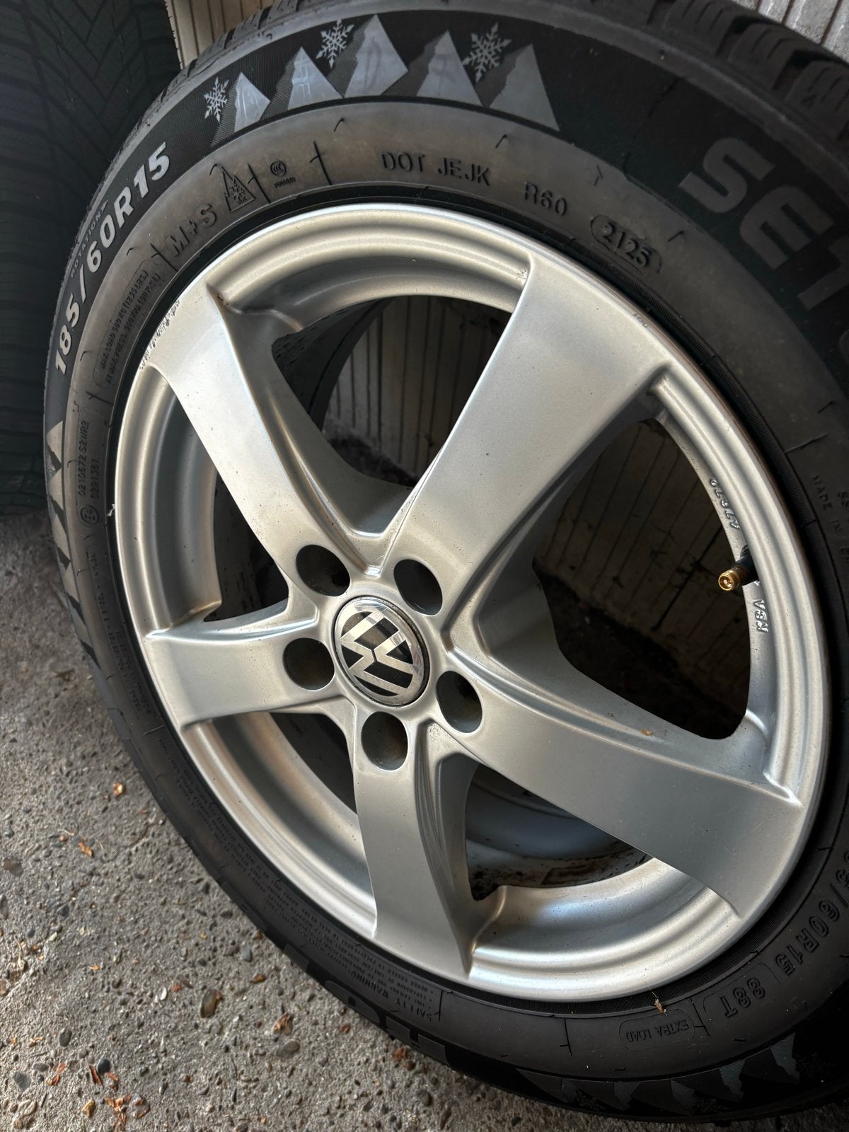 Velgen met originele 4 Seizoenen banden VW Polo Golf Skoda S, Auto-onderdelen, Banden en Velgen, Gebruikt, 15 inch, Banden en Velgen