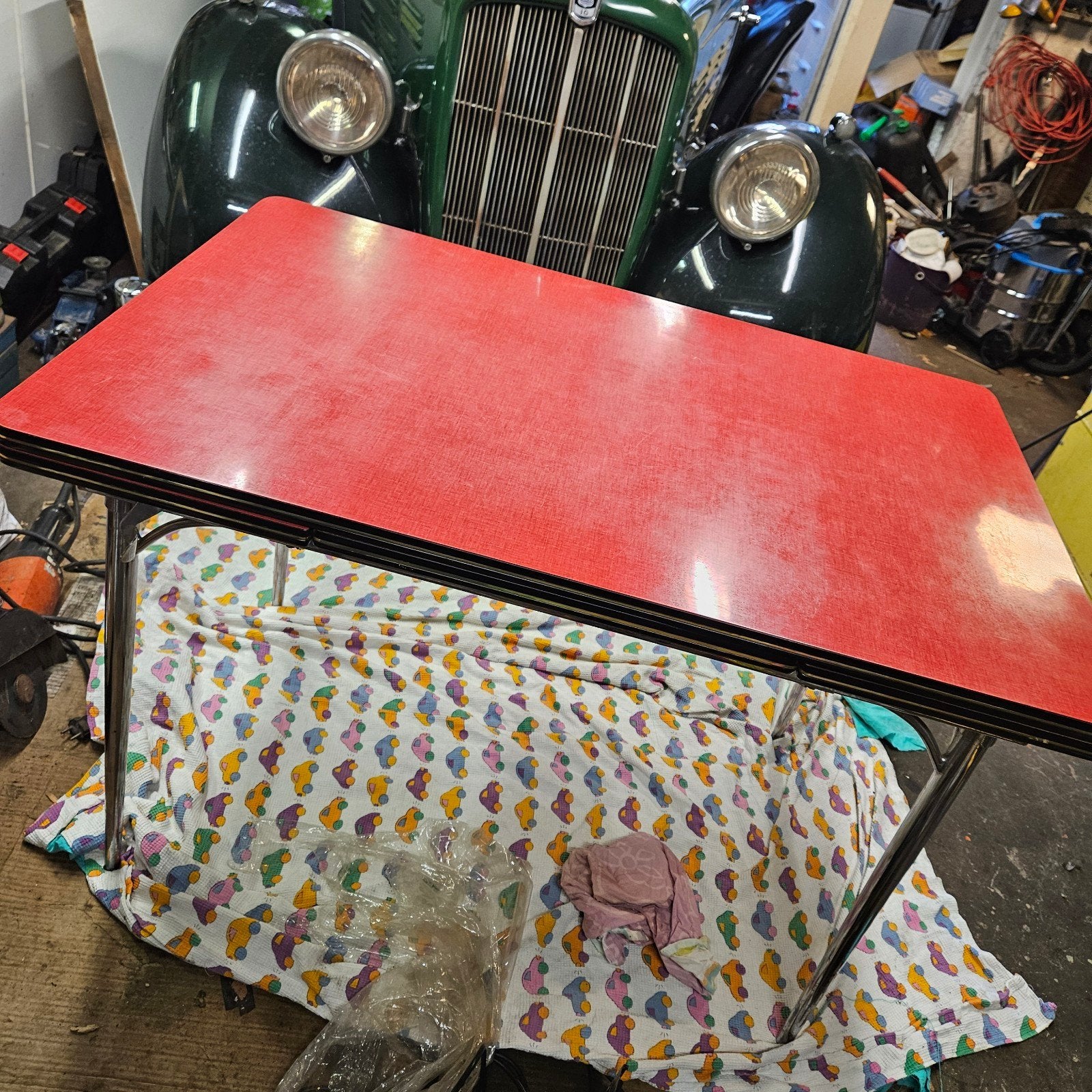 Vintage uitschuifbare keukentafel met lade, rood, Antiek en Kunst, Ophalen