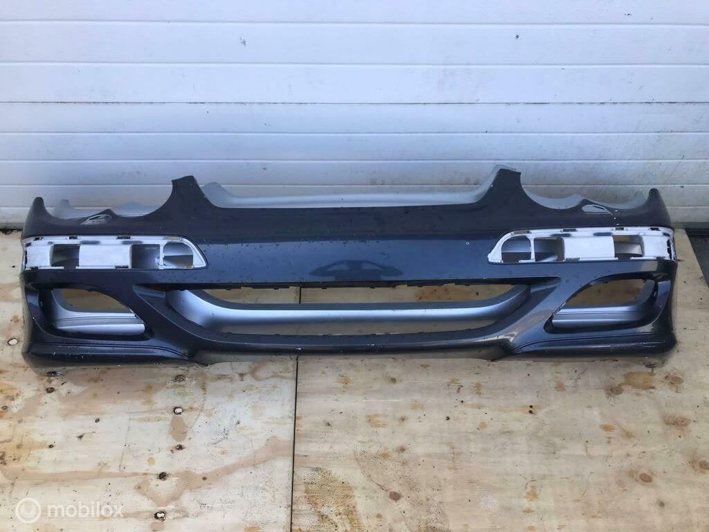 Mercedes C-klasse Sportcoupé CL203 Voorbumper A2038853225, Gebruikt, Voor, Mercedes-Benz, Ophalen of Verzenden