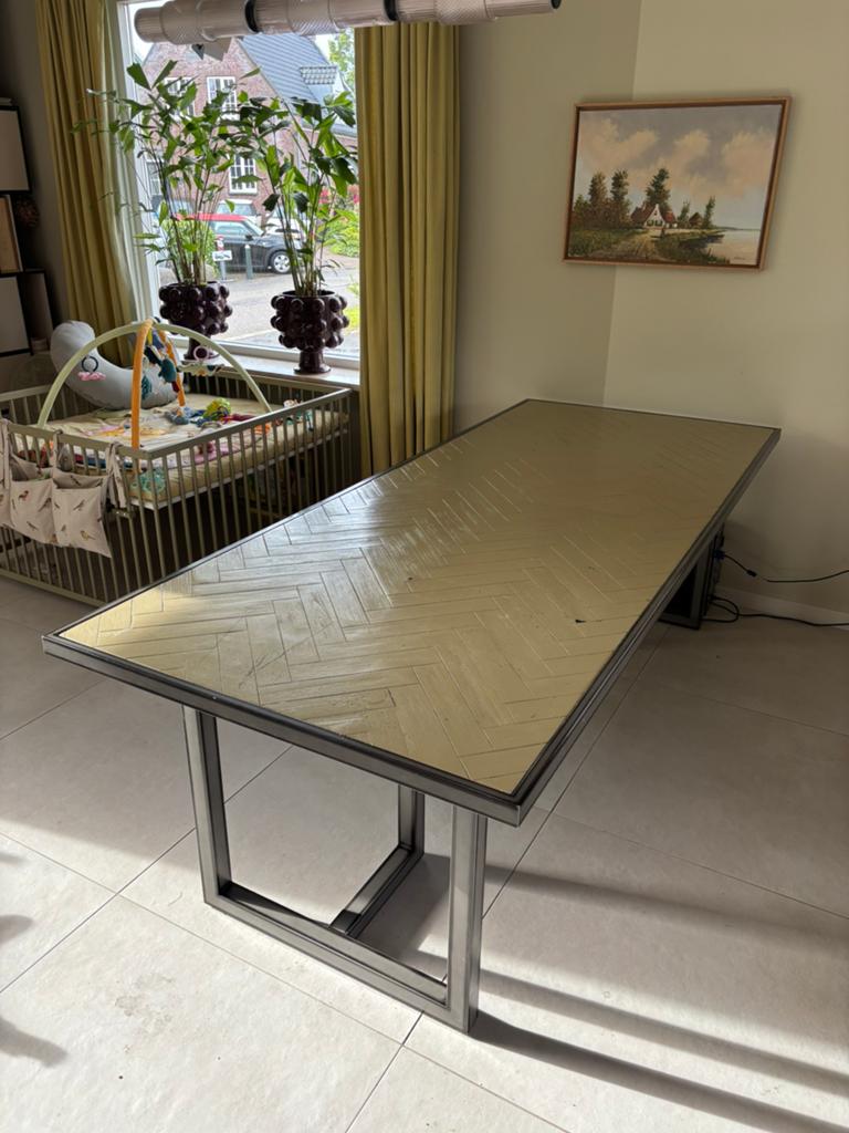 Eettafel rechthoek 240 cm, hout, visgraat en staal, Gebruikt, 200 cm of meer, 50 tot 100 cm, Vijf personen of meer
