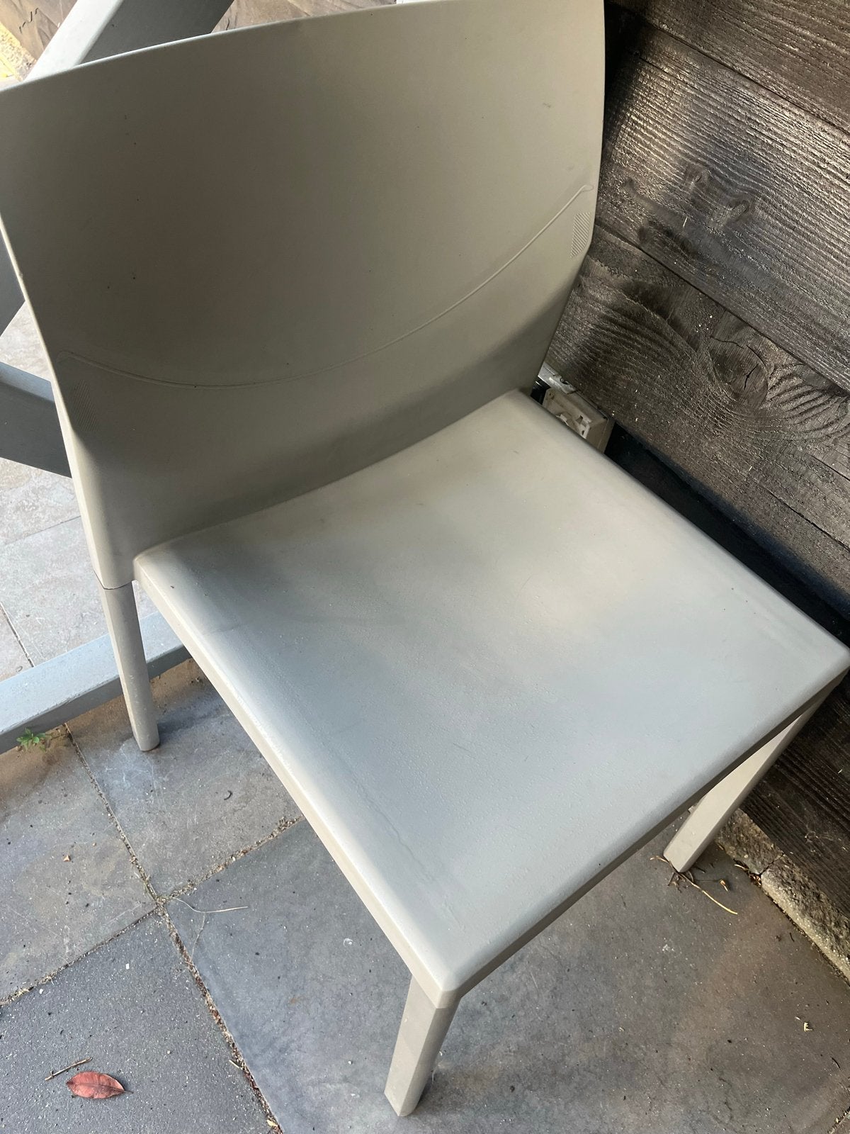Design Grijze kunststof stoel, Ophalen, Kunststof, Zo goed als nieuw, Eén
