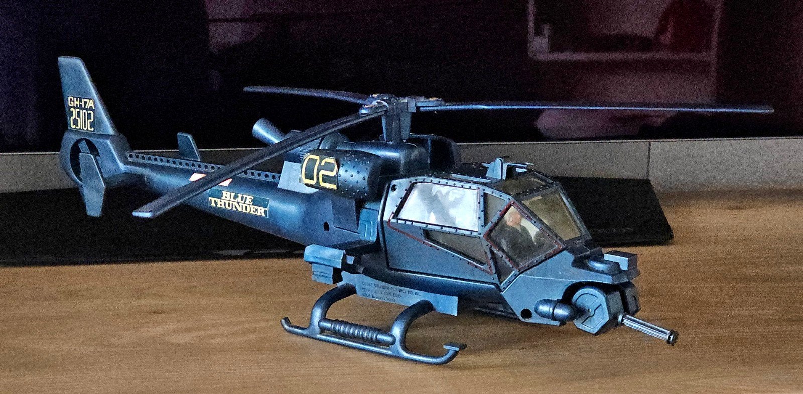 Blue Thunder Vintage Helikopter 1983

52cm lang

Zeer uniek, Ophalen of Verzenden, Gebruikt, Film, Beeldje, Replica of Model