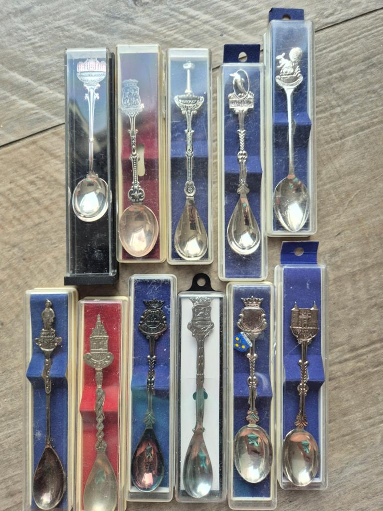 Verzameling van 11 vintage souvenir lepeltjes, Ophalen of Verzenden