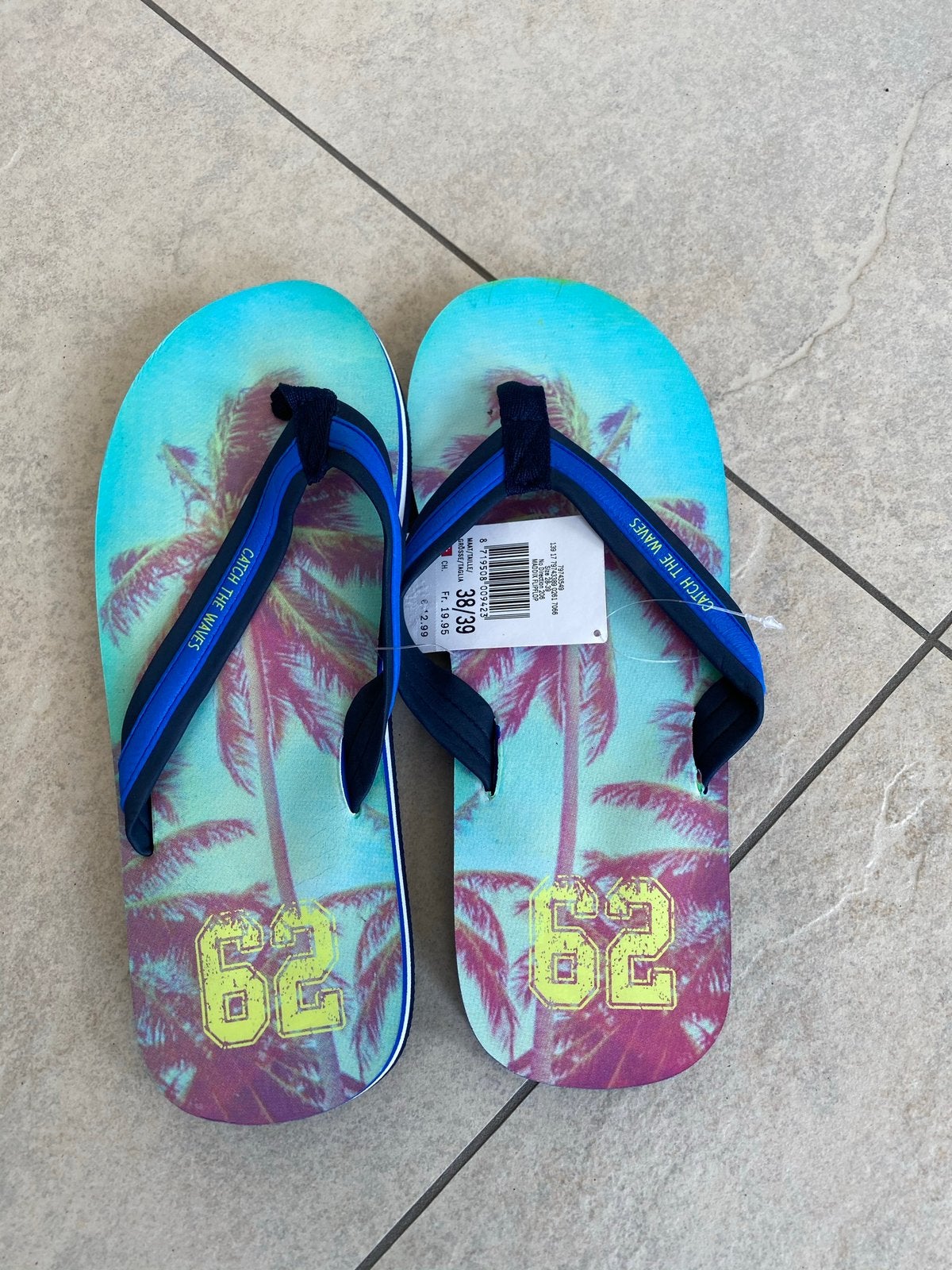 Teenslippers merk we maat 38/39 nieuw met kaartje aan, Ophalen of Verzenden, Nieuw, Jongen of Meisje, Overige typen