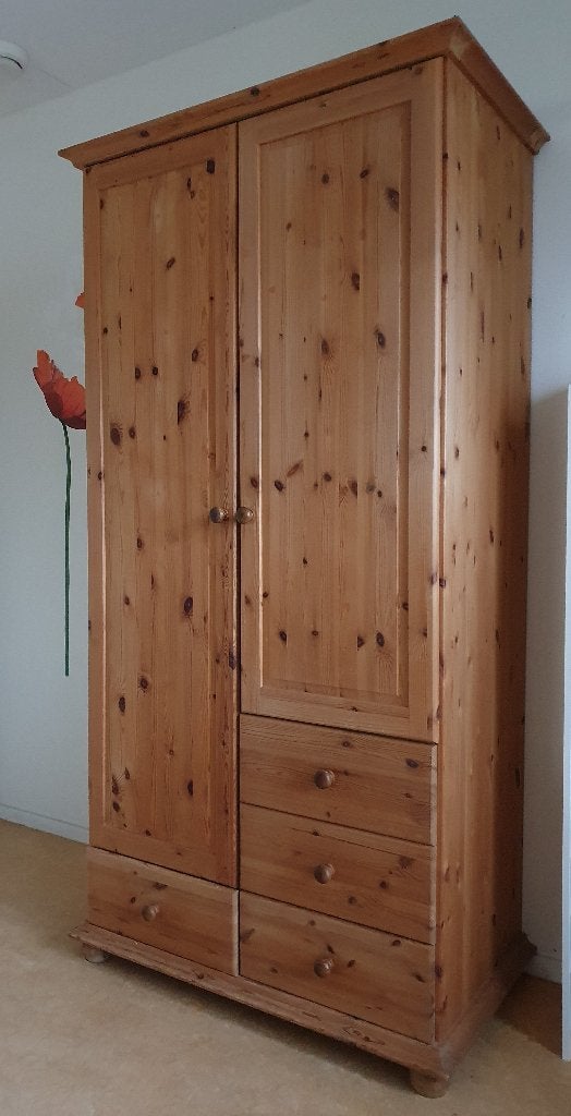 Grenen kast, Ophalen
