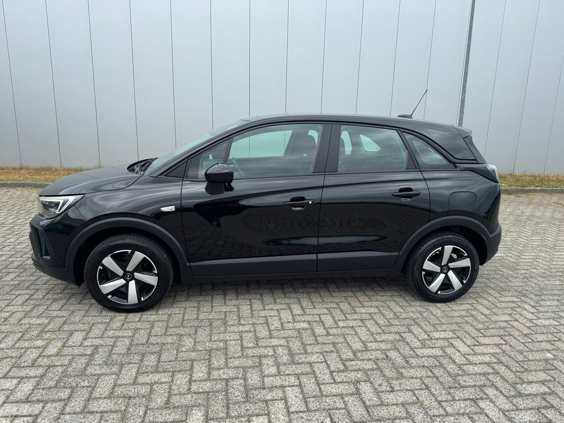 Opel Crossland 1.2 Turbo Edition , Trekhaak , Nieuw Type !, Gebruikt, Euro 6, 1199 cc, Zwart
