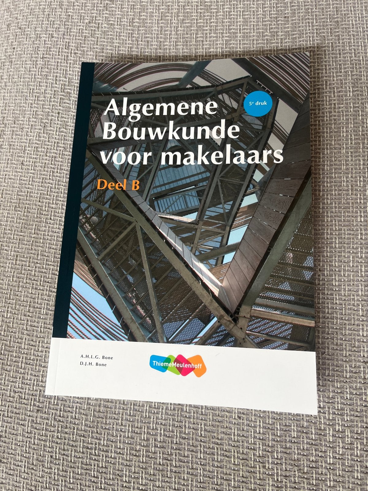 Algemene Bouwkunde voor makelaars Deel B 5e druk, Boeken, Ophalen of Verzenden, Gamma, Zo goed als nieuw, HBO