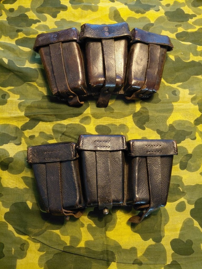 K98K Pouches 2 stuks, Verzamelen, Militaria | Tweede Wereldoorlog, Ophalen of Verzenden, Landmacht, Duitsland, Overige typen