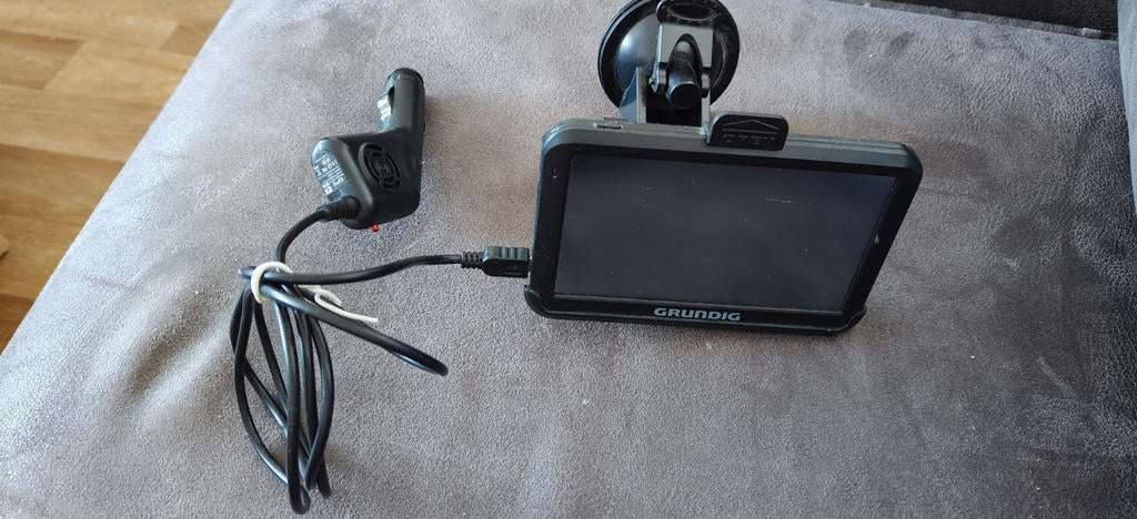 Grundig M10 Automotive GPS met gratis dashcam, Auto diversen, Autonavigatie, Ophalen of Verzenden, Gebruikt