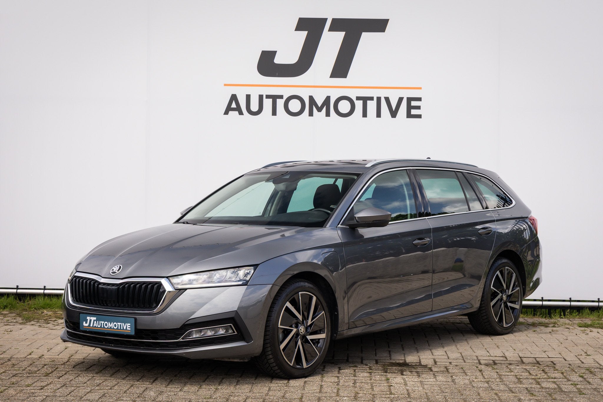 Skoda Octavia 1.4 TSI iV BnsEd hyb stoelverwarming stuurverw, Gebruikt, Euro 6, 4 cilinders, Hybride Elektrisch/Benzine
