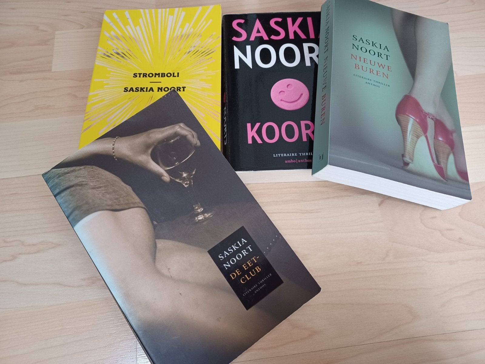Saskia Noort boek De Eetclub, Koorts, Nieuwe Buren, Stromb, Boeken, Ophalen of Verzenden, Gelezen, Saskia Noort, Nederland