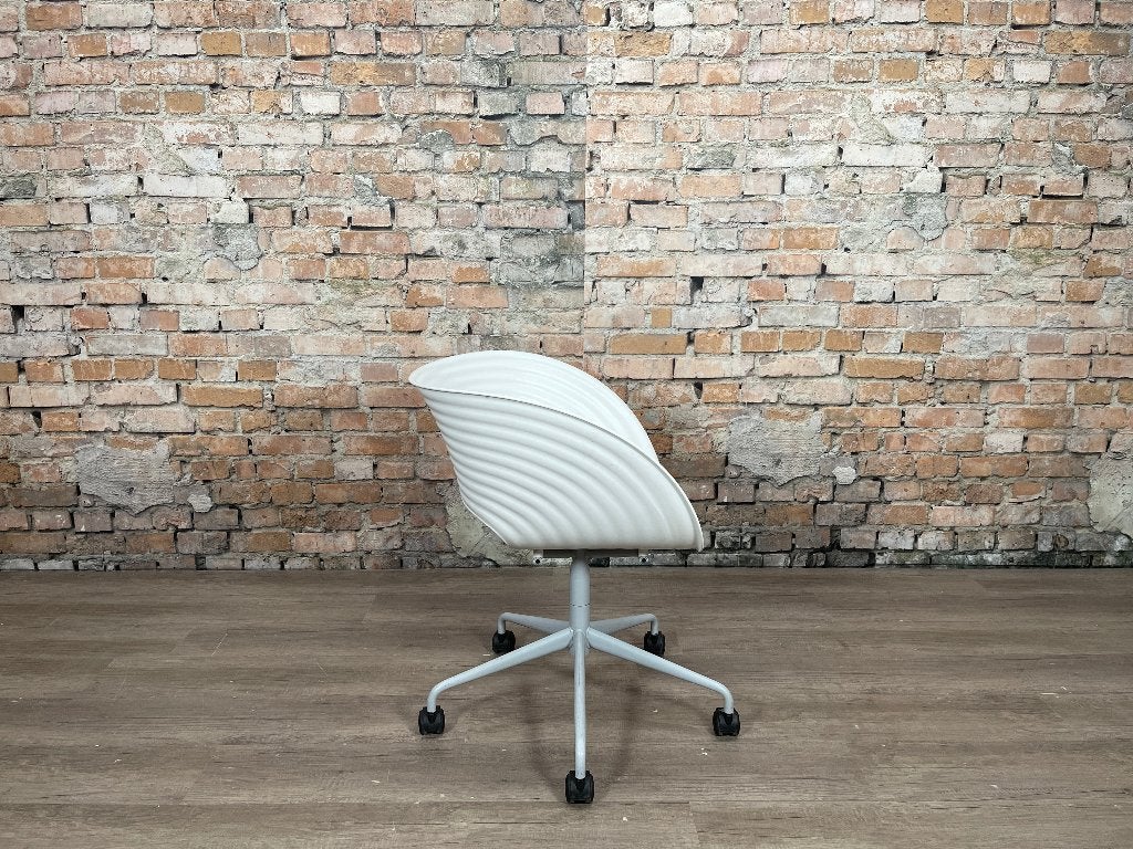 Vitra Tom Vac met wielen bij TheReSales, Ophalen, Wit, Design, Zo goed als nieuw