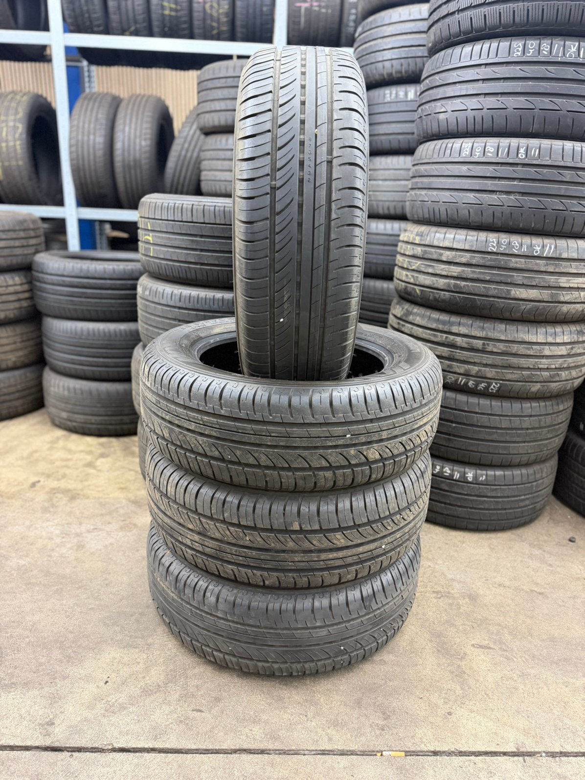 4x Nokian 215-60-17c zomerbanden zgan! *bus* €350 incl montg, Ophalen, 17 inch, Band(en), Zomerbanden