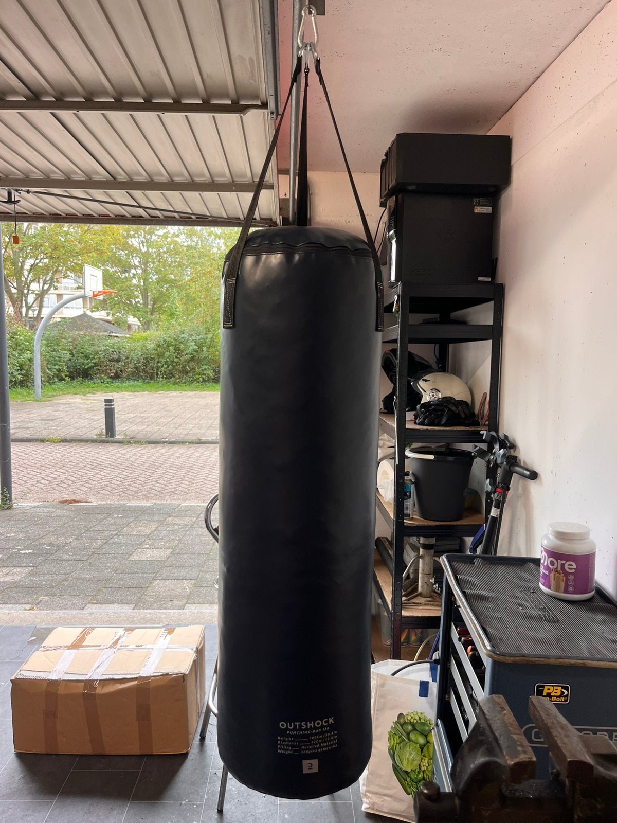 Outshock Bokszak 120 (20 kg) in nieuwstaat, Ophalen, Zo goed als nieuw, Bokszak
