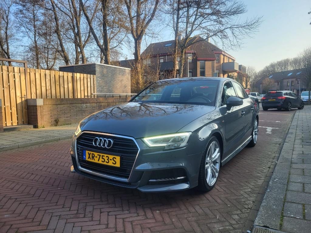 Audi A3 LIMOUSINE 35 Tfsi  S LINE  2019 AUTOMAAT 2de EIGN., Auto's, 15 km/l, 1498 cc, 4 cilinders, Bedrijf