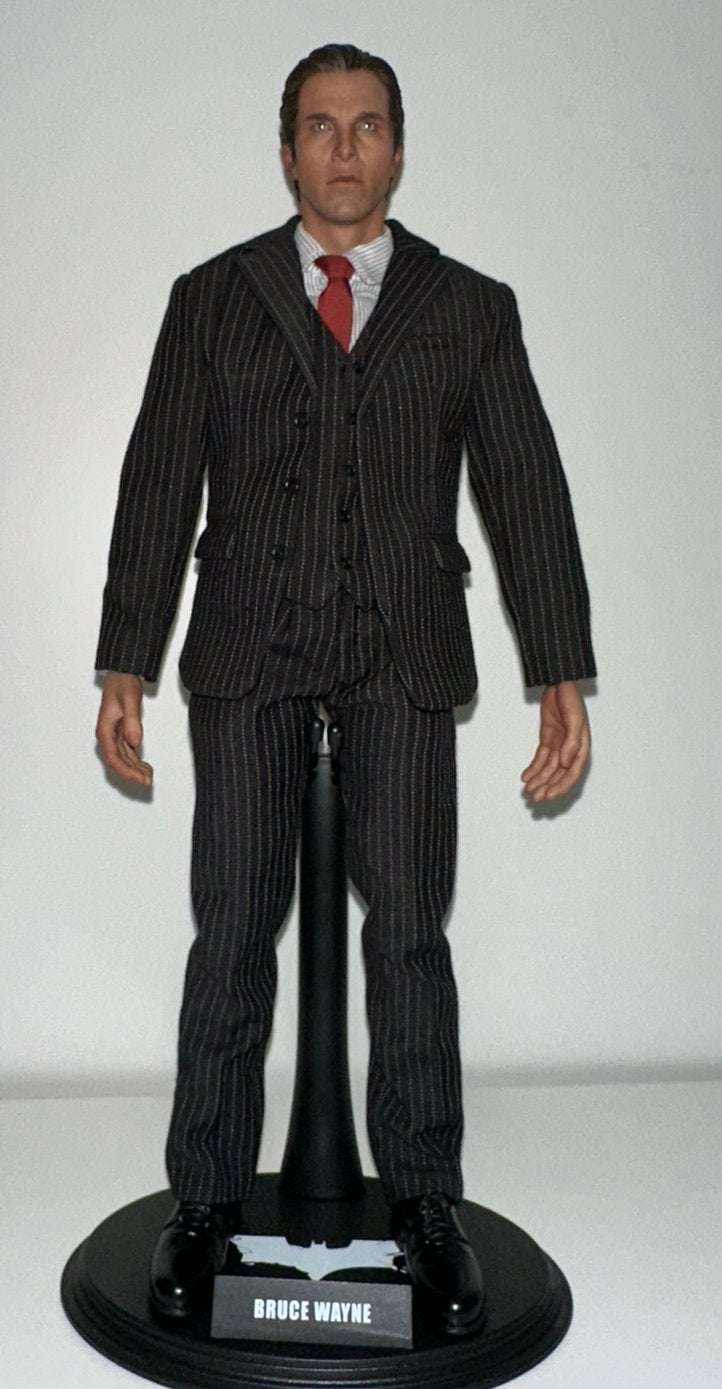 Batman bruce wayne hot toys armory mms236, Ophalen of Verzenden, Zo goed als nieuw, Film, Actiefiguur of Pop