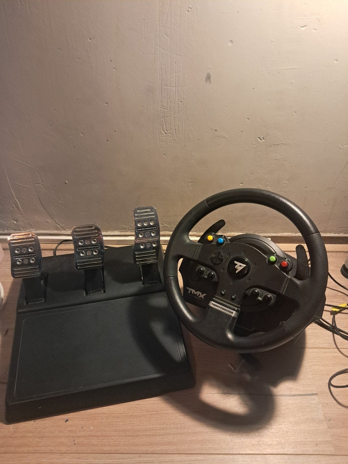 Thrustmaster TMX Force Feedback racestuur voor PC en Xbox, Racestuur, Verstelbaar, Ophalen of Verzenden, Zo goed als nieuw