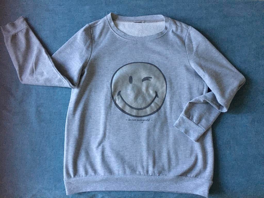 Trui / sweatshirt met smiley, grijs, maat 38, Kleding | Dames, Ophalen, Gedragen, Maat 38/40 (M), Grijs