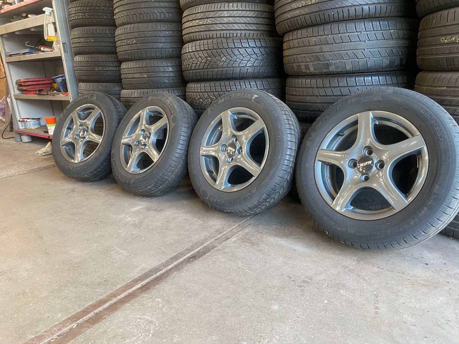 15 inch Dezent TX - Hyundai i20 Splash Agila 4x100 ET45 54.1, Gebruikt, 15 inch, Banden en Velgen, Personenwagen