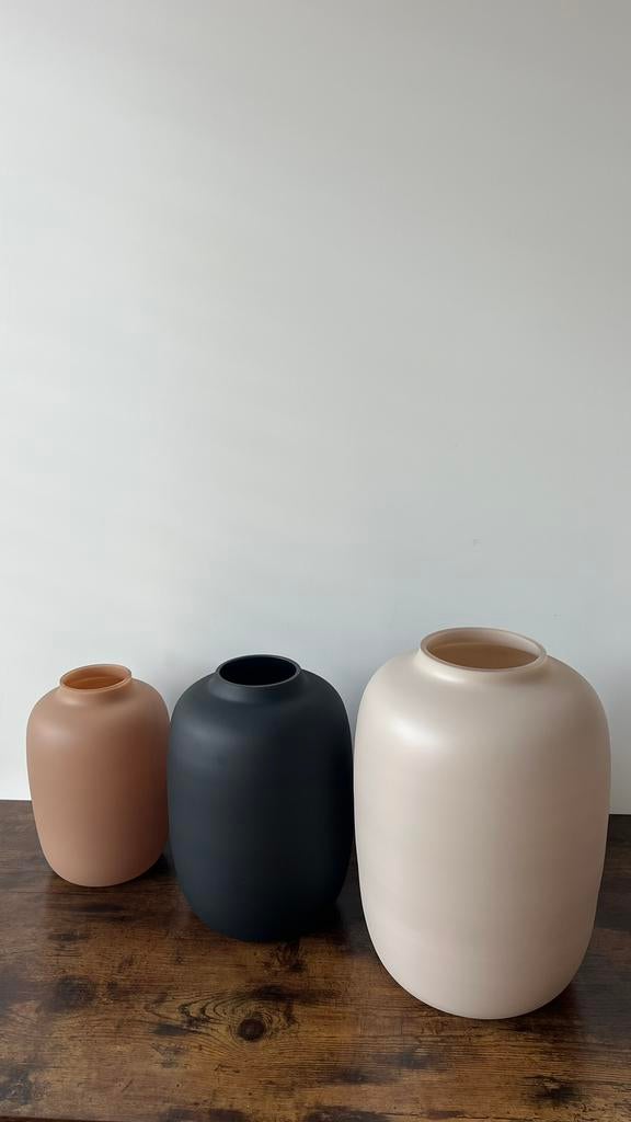 Nieuwe Vase The World vazen in diverse maten en kleuren, Huis en Inrichting, Woonaccessoires | Vazen, Ophalen, Nieuw, Overige kleuren