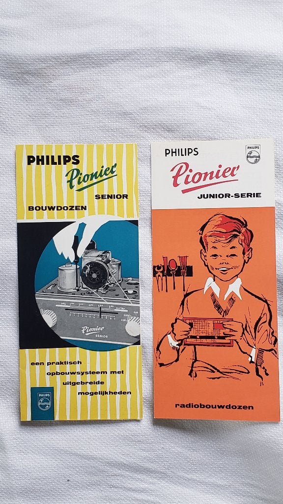 Philips Pionier Senior & Junior Bouwdozen Brochures 2 stuks, Verzenden