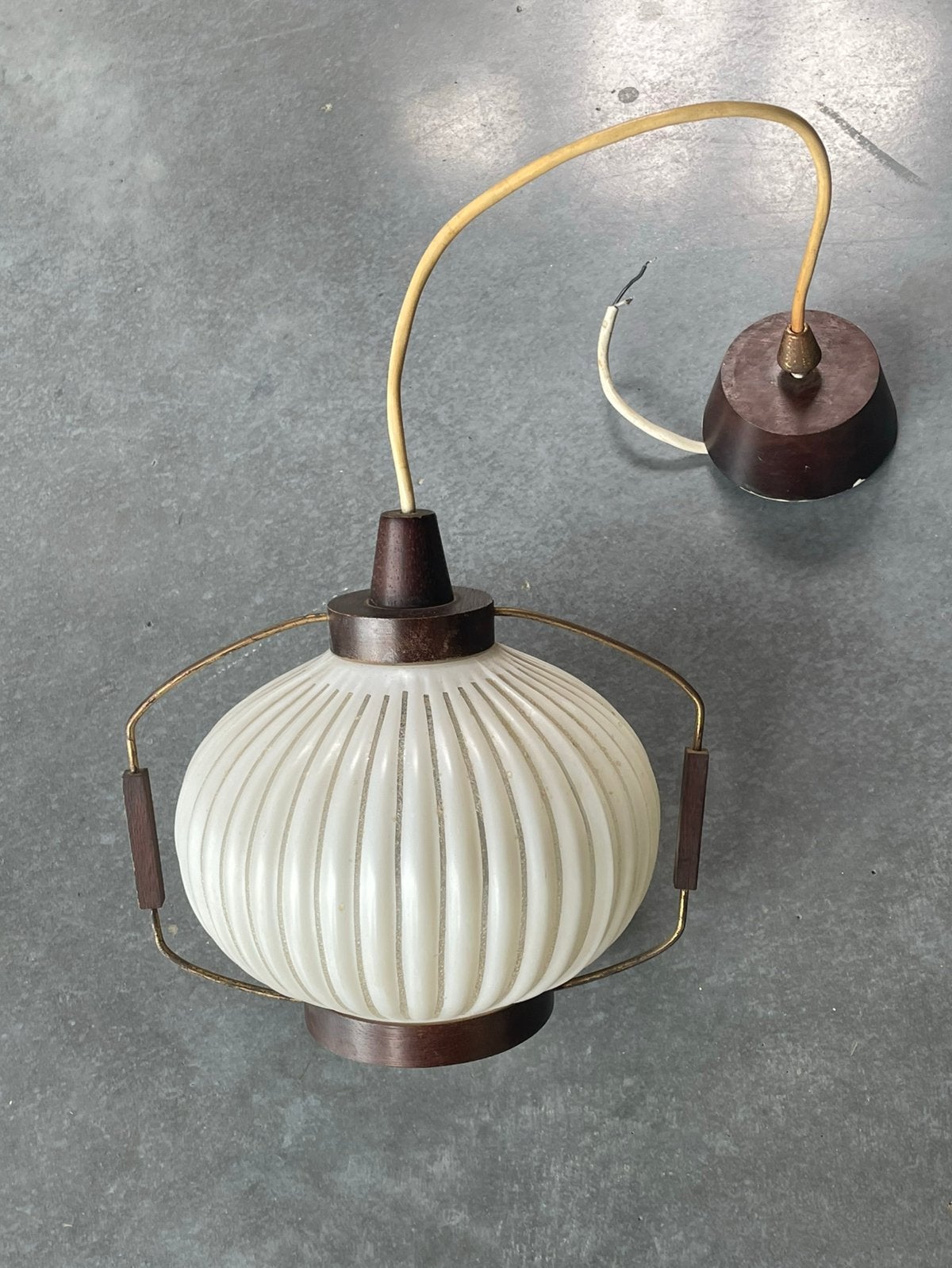 Retro vintage glazen hanglamp, Ophalen of Verzenden, Zo goed als nieuw