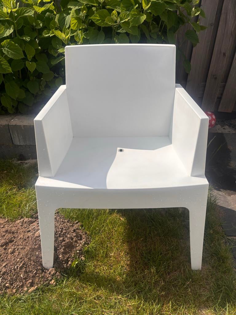 8 witte kunststof tuinstoelen met armleuningen, Ophalen, Zo goed als nieuw, Kunststof, Stapelbaar