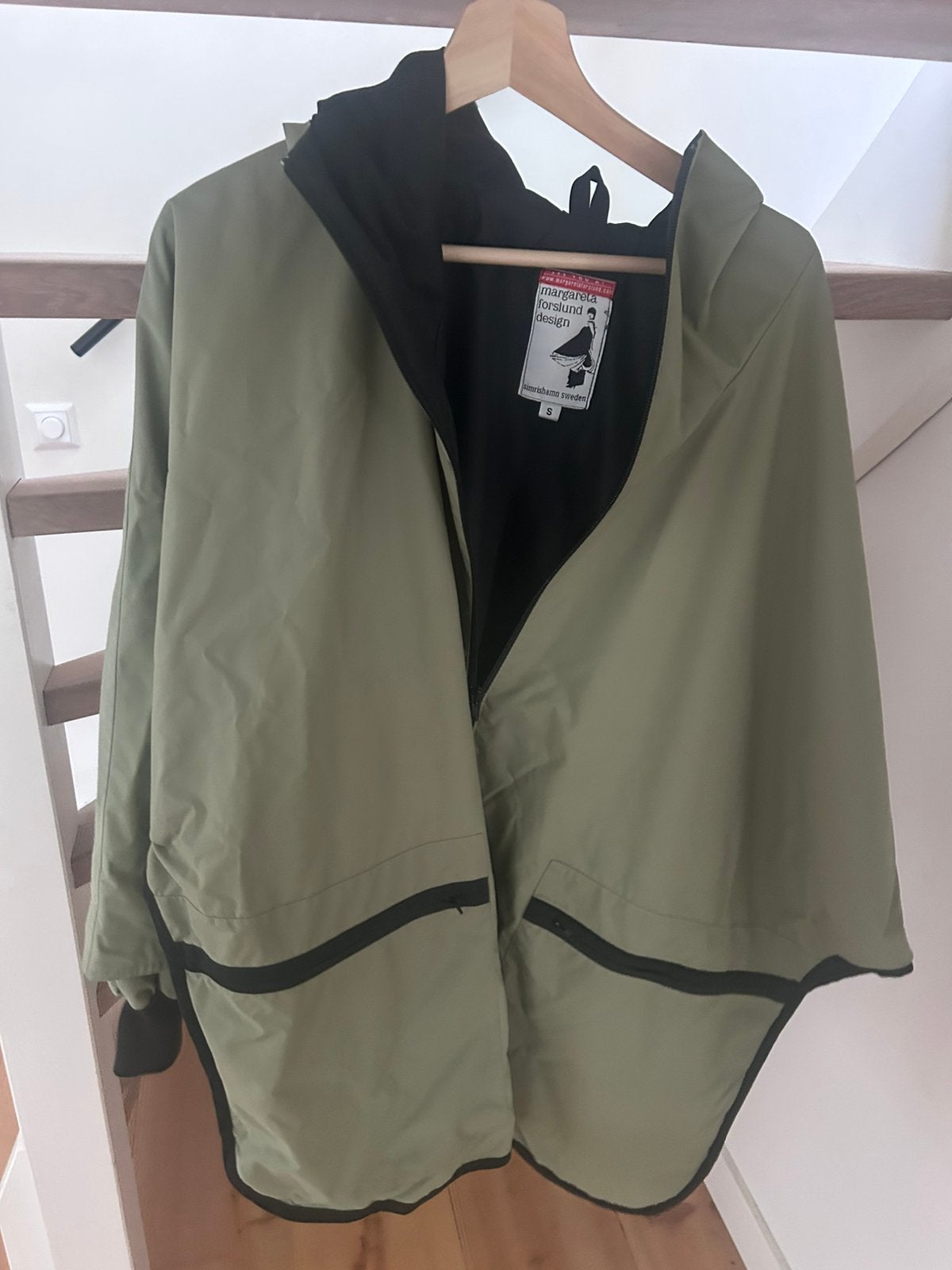 Margareta Forslund Design jas coat regen groen maat 36 S, Ophalen, Zo goed als nieuw, Maat 36 (S), Groen