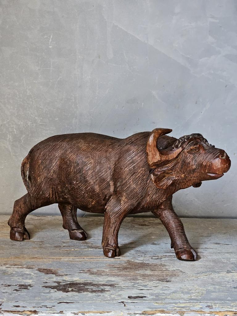Ebben hout handgesneden houten waterbuffel, Antiek en Kunst, Kunst | Beelden en Houtsnijwerken, Ophalen of Verzenden, Hout, Houtsnijwerk