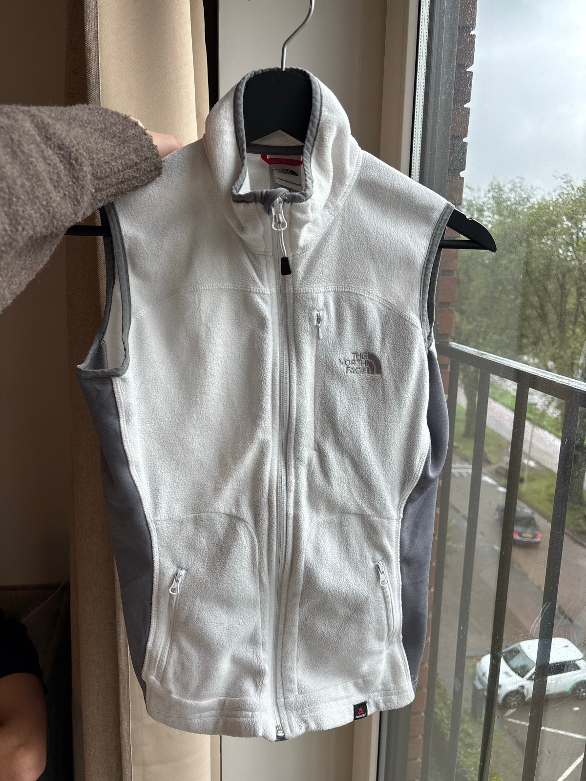 The North Face fleece bodywarmer wit/grijs, Kleding | Dames, Ophalen of Verzenden, Zo goed als nieuw, Maat 36 (S), Wit