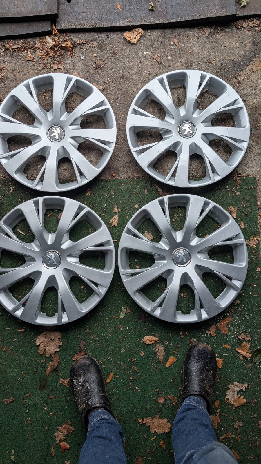 Nette set van 4 originele Peugeot wieldoppen 15 inch, Auto diversen, Wieldoppen, Ophalen, Gebruikt