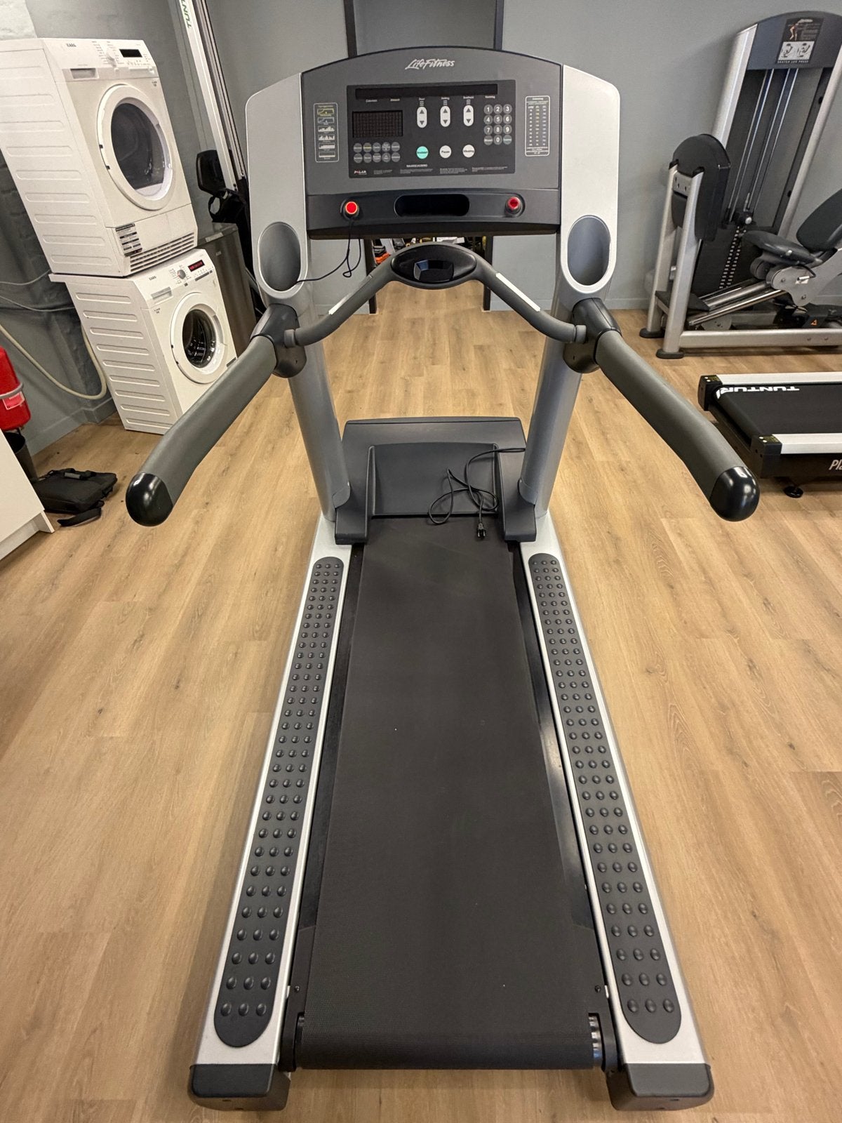 Life Fitness Loopband - Professionele Kwaliteit, Ophalen, Gebruikt, Metaal, Loopband